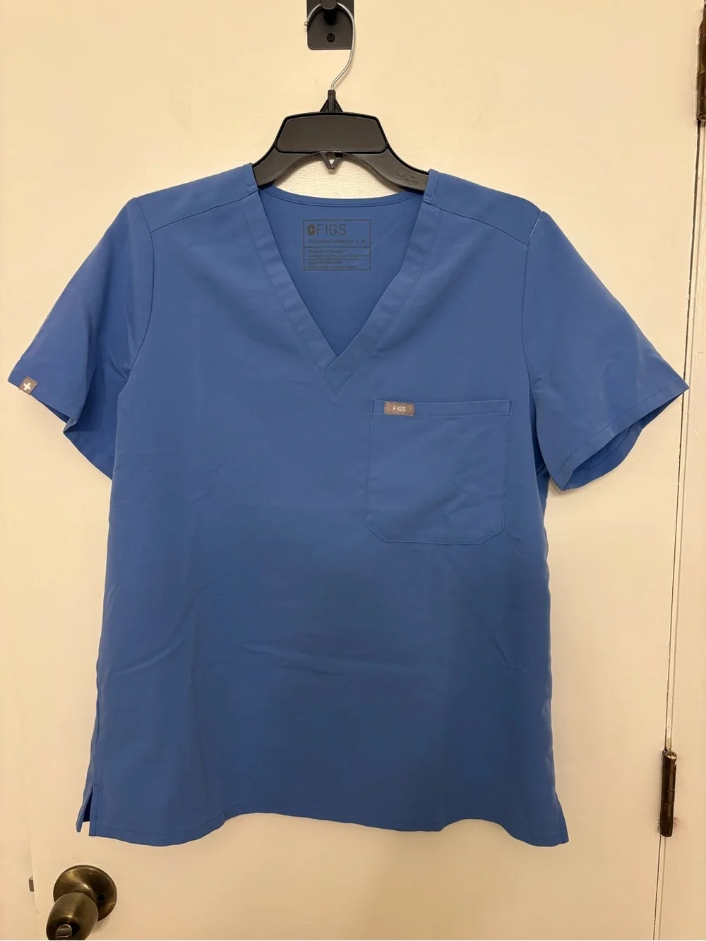 FIGS Catarina One-Pocket Scrub Top Blue Women’s Size Medium
